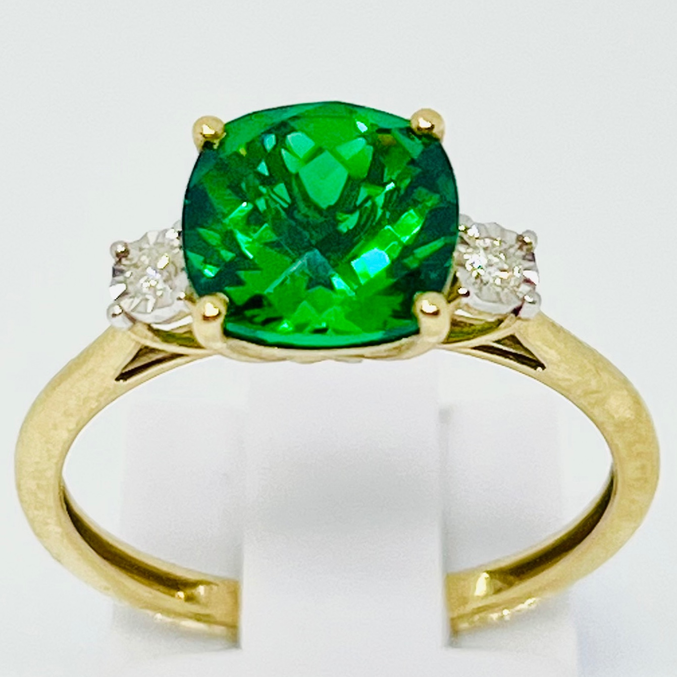 10K Emerald Cushion Ring