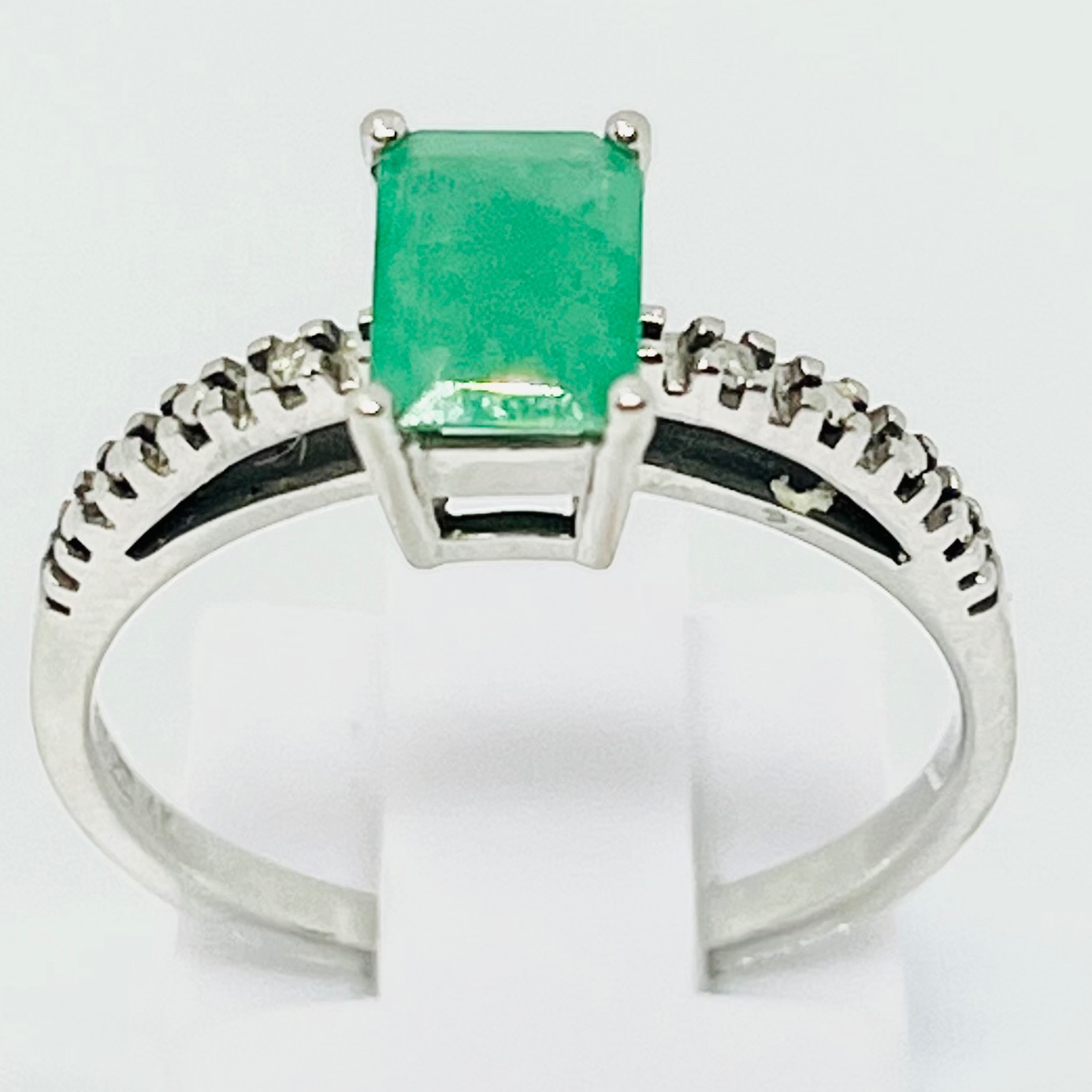 14K Emerald Gemstone Ring