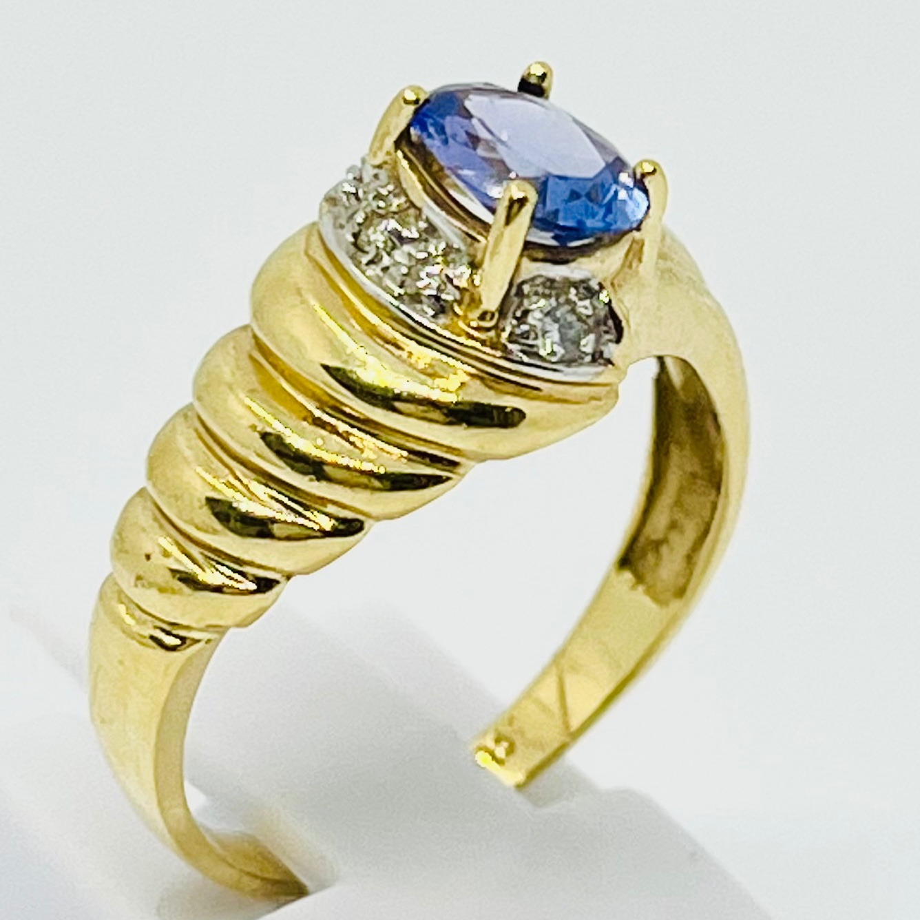14K Tanzanite Gemstone Ring