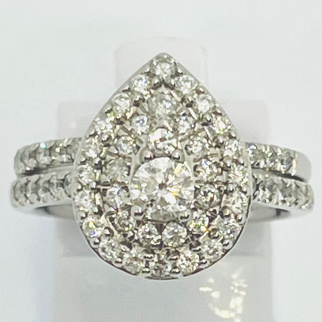Pear Shape Diamond Bridal Set