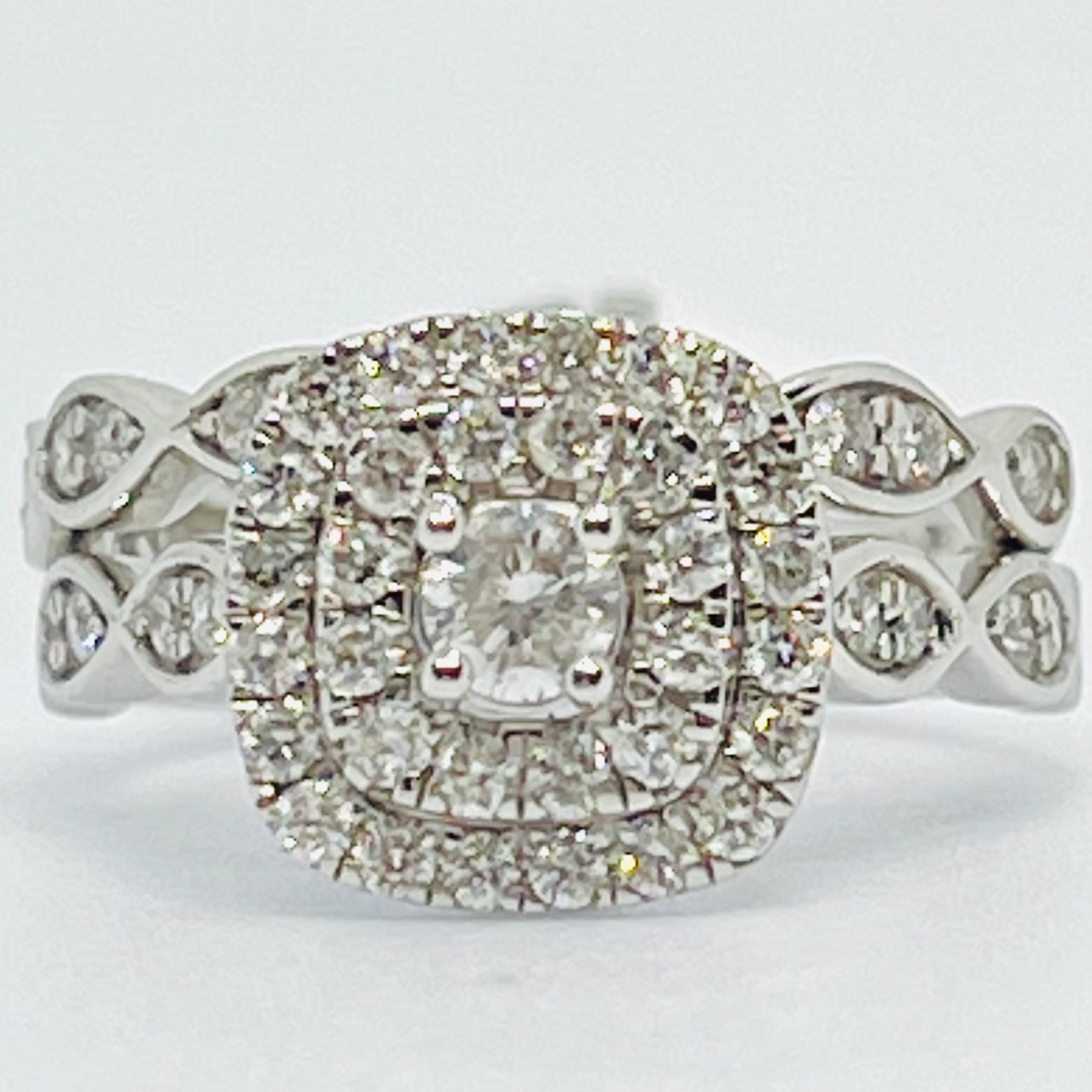 Round Diamond Bridal Set