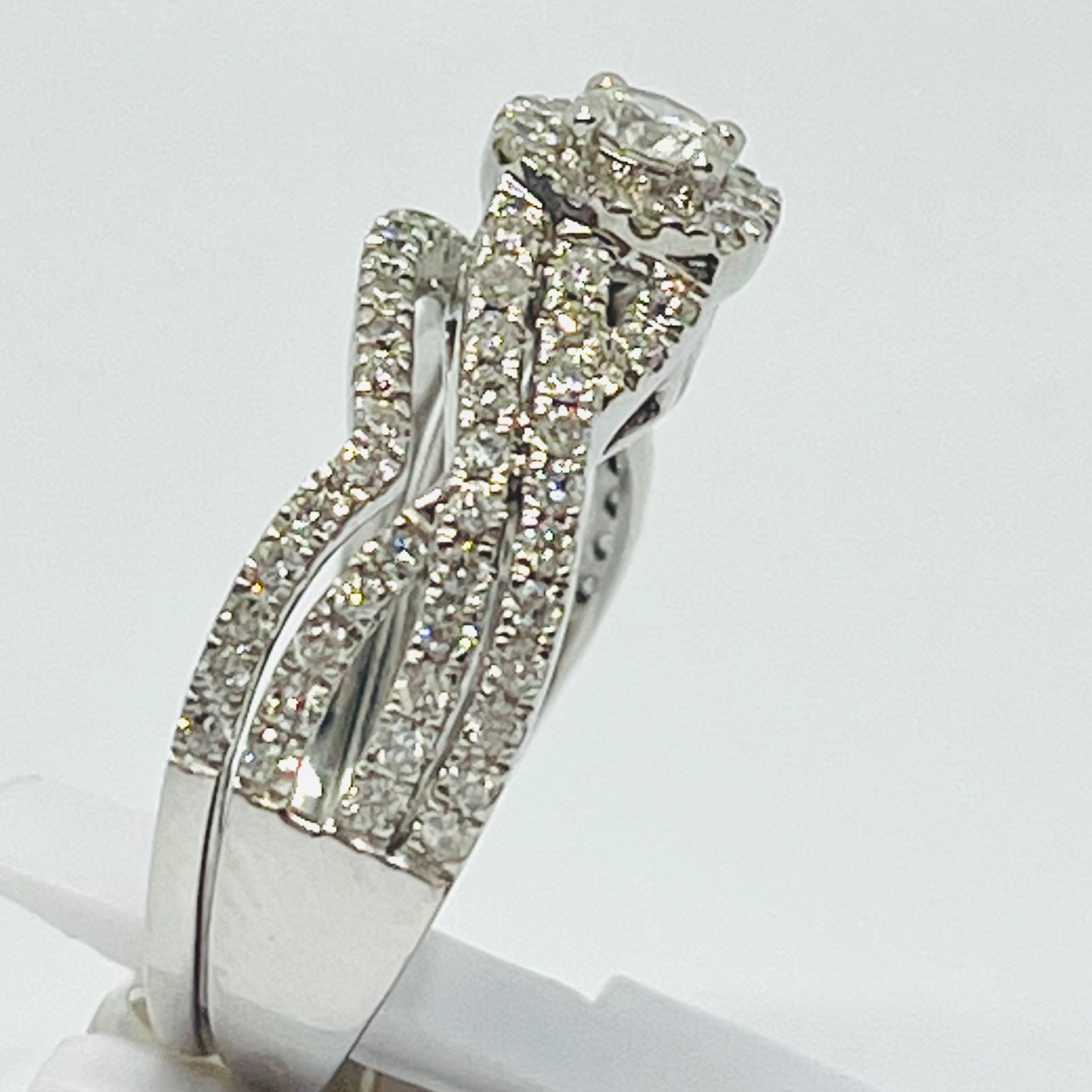 Solitaire Round Diamond Bridal Set