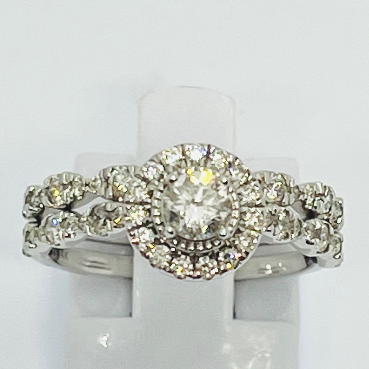 Solitaire Round Diamond Bridal Set