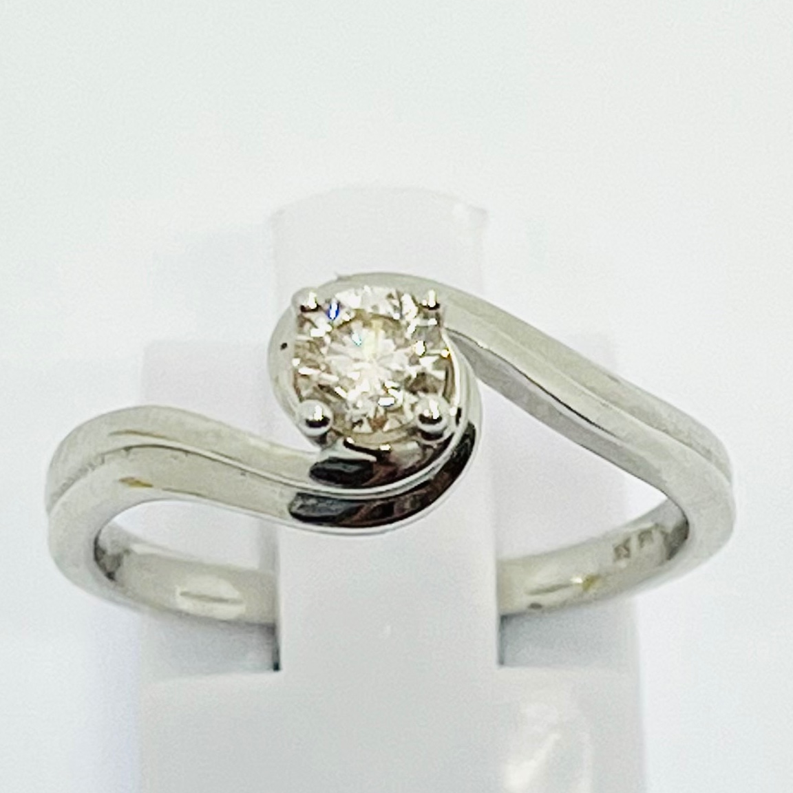 Solitaire Round Diamond Engagement Ring
