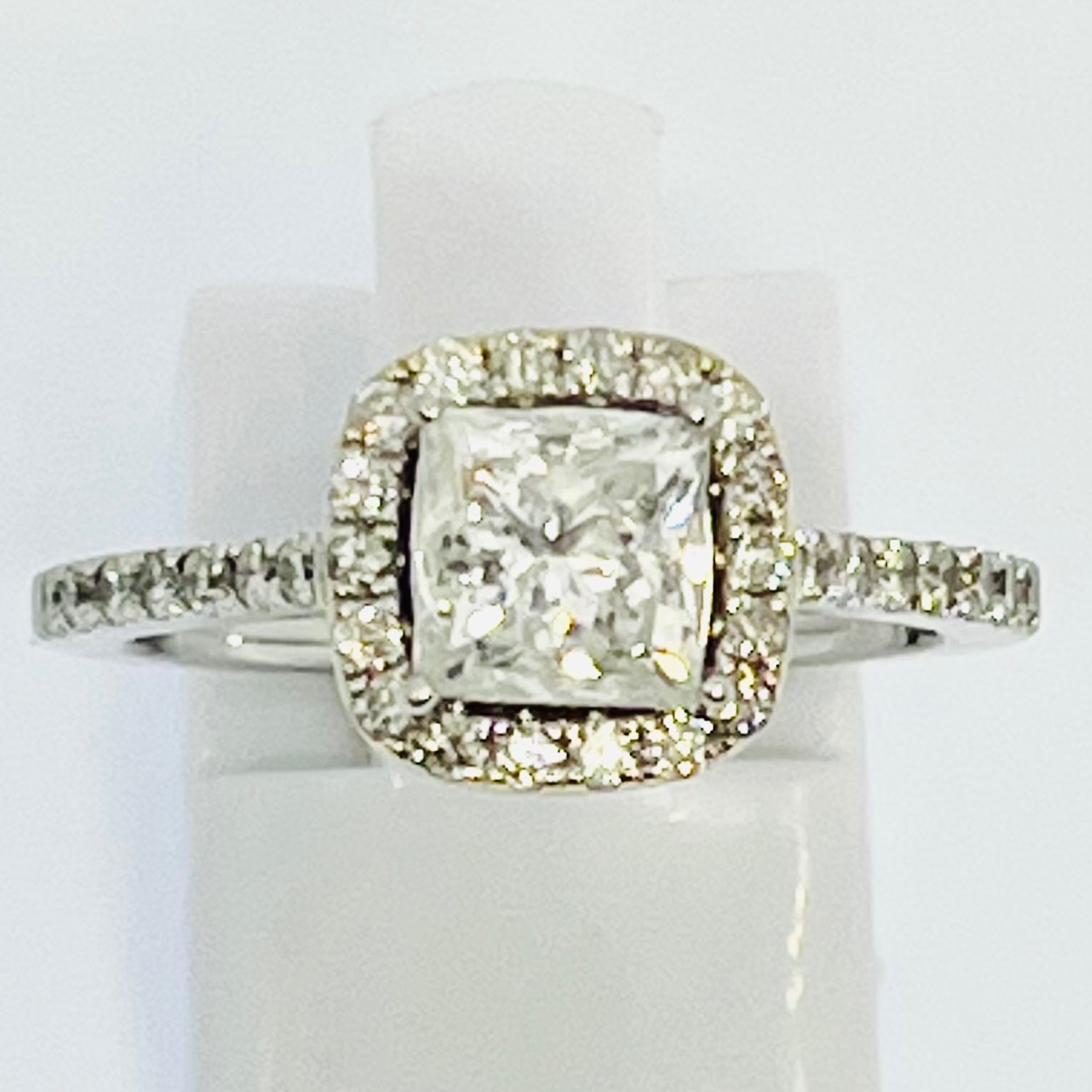 Princess Cut Diamond Engagement Ring