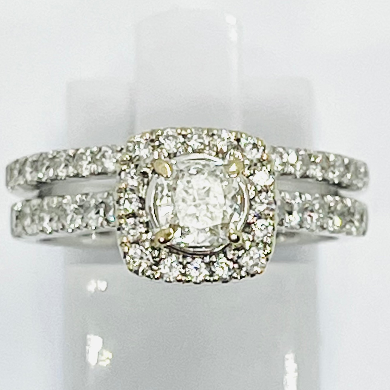 Round Cut Bridal Set with Halo