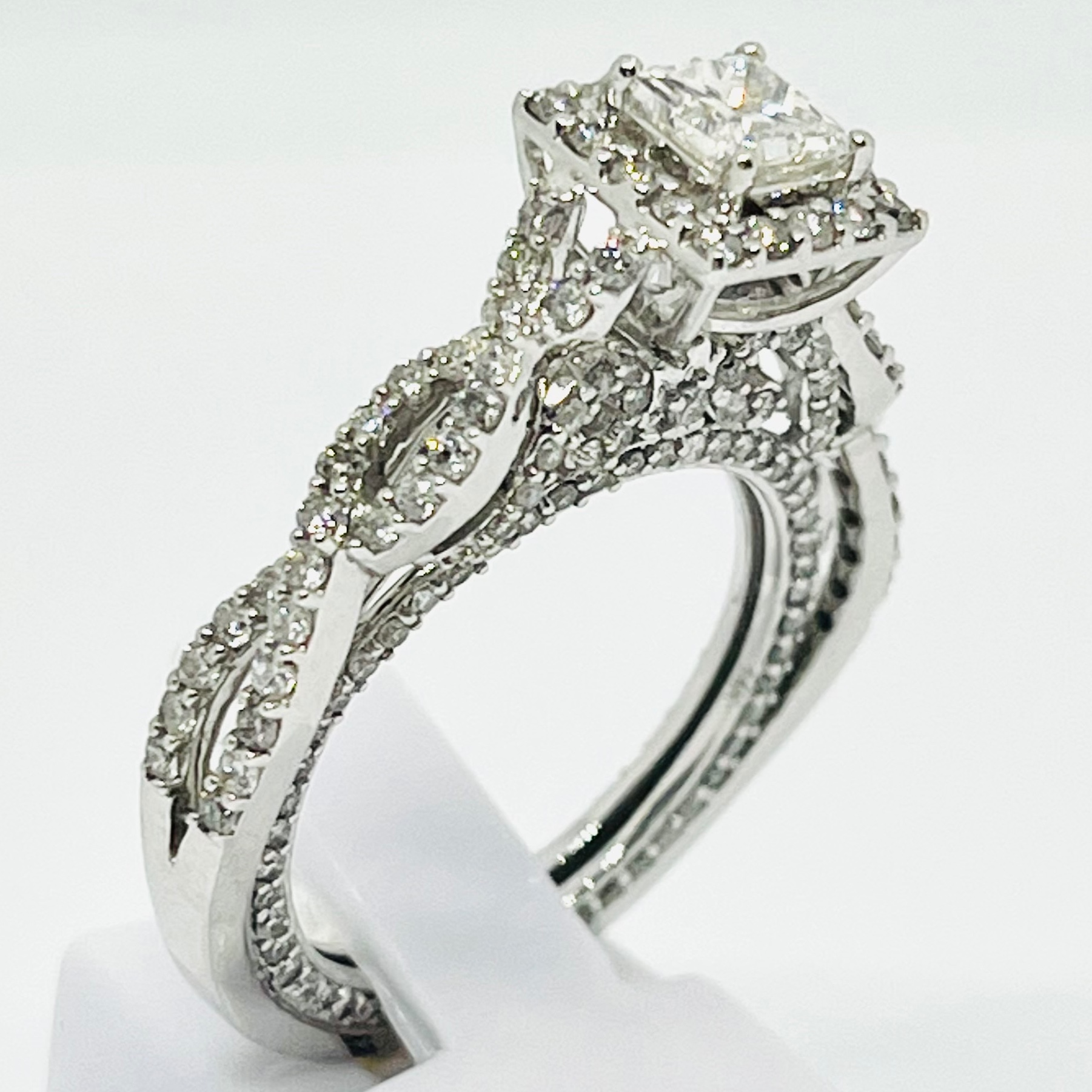 Princess Cut Diamond Engagement Ring
