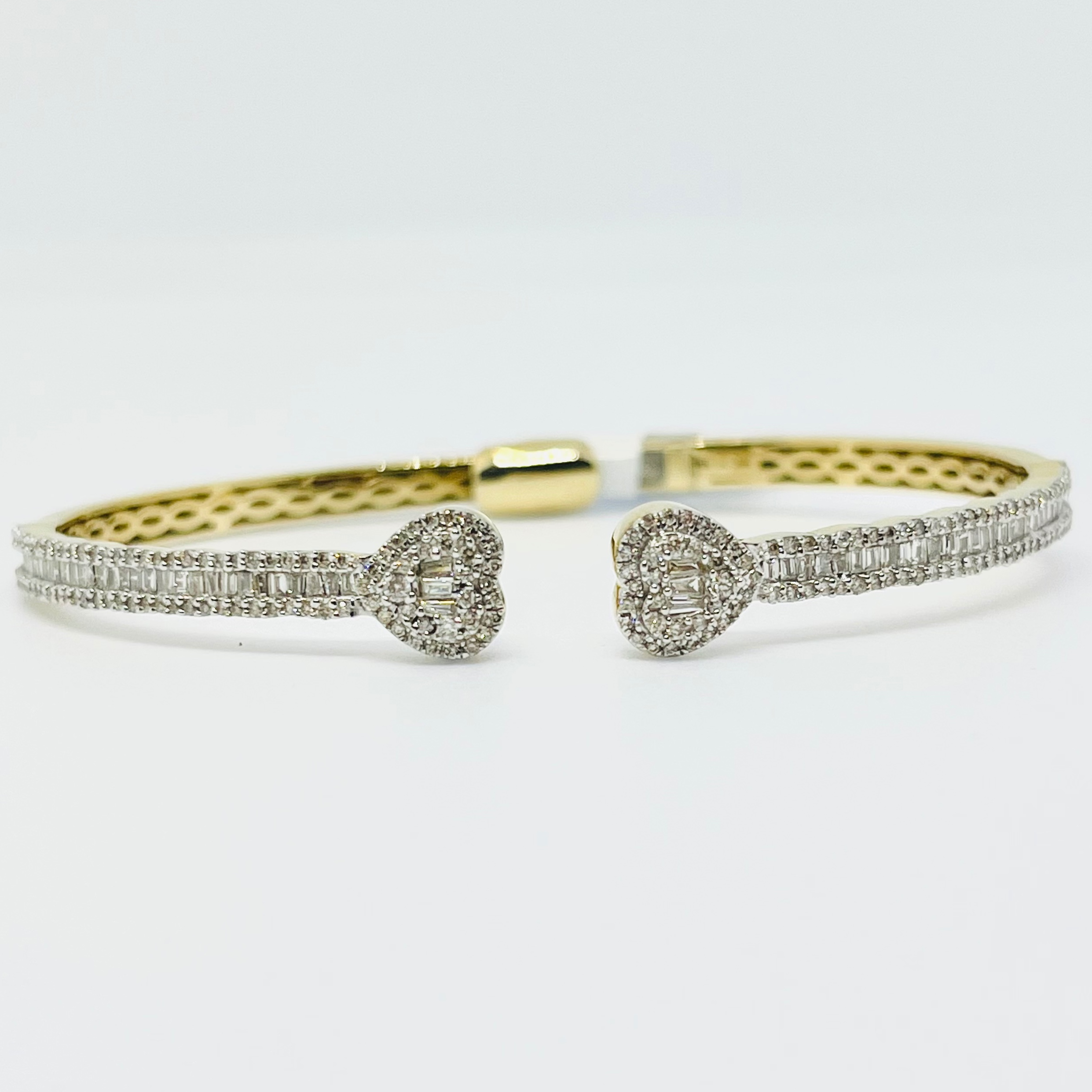 10K Diamond Heart Bangle